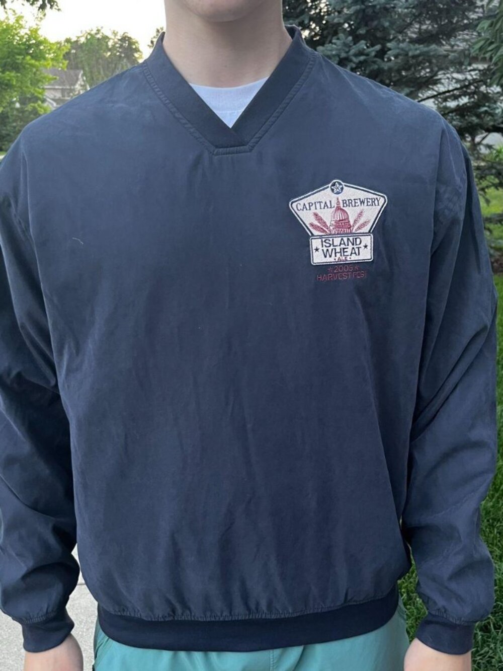 Vintage 2005 Capital Brewery Island Wheat Ale "Harvest Fest" pullover windshirt